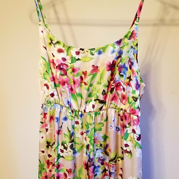 Old Navy silky flowered maxi dress   - Picture 3 of 8